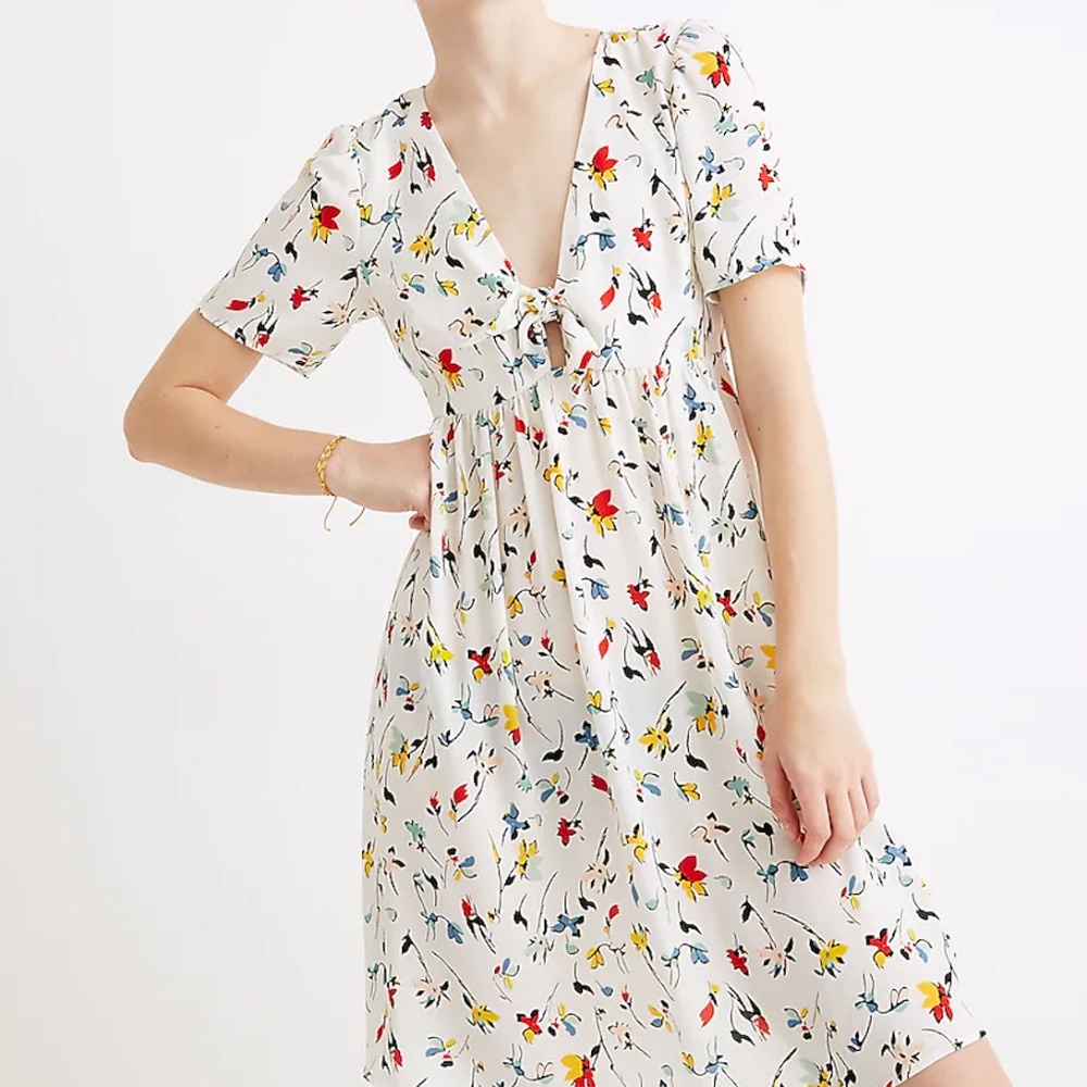 Tie-Front Mini Dress in Drifting Flowers